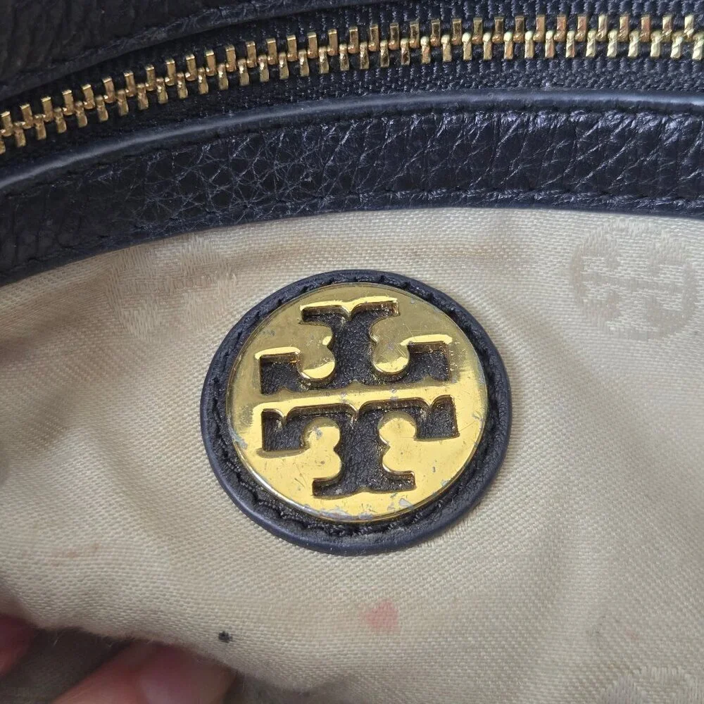 Tory Burch Black Leather Crossbody Bag Gold Chain Strap Magnetic Close Flap Logo